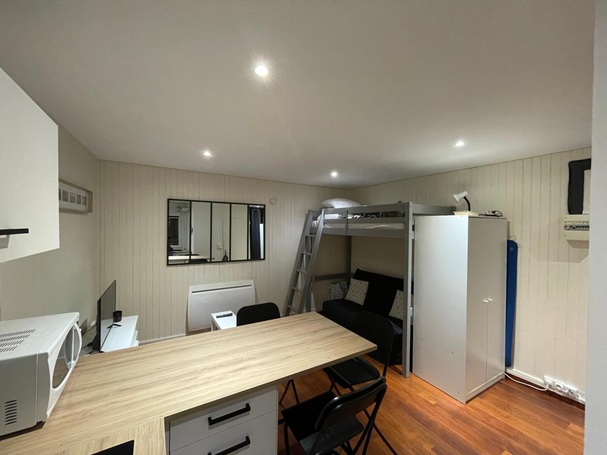 Charmant Studio En Plein Coeur De Chambéry Zewnętrze zdjęcie